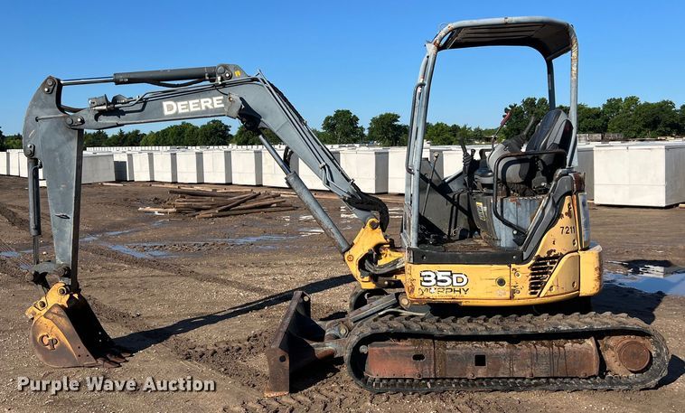 image for item DS3063 2005 John Deere 35D mini excavator