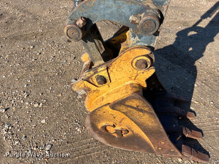 image for item DS3063 2005 John Deere 35D mini excavator