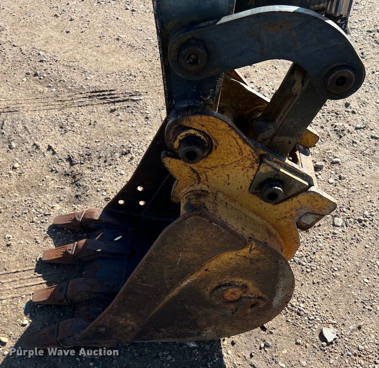 image for item DS3063 2005 John Deere 35D mini excavator