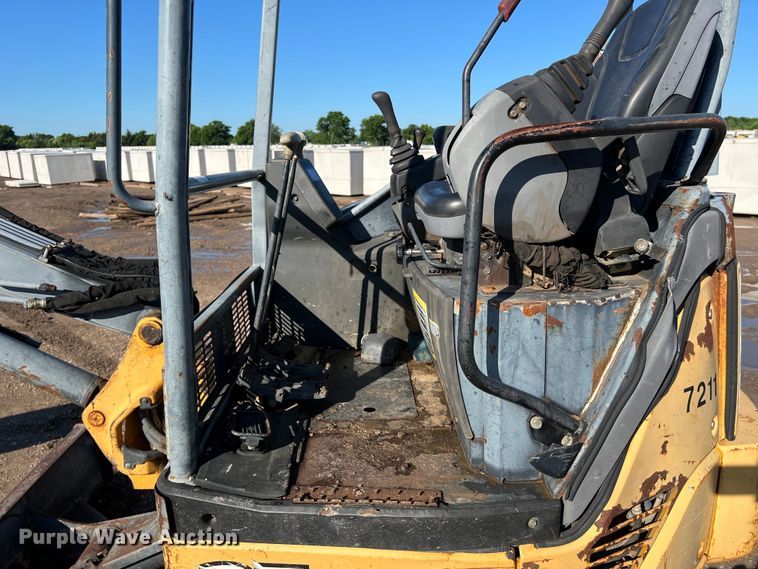 image for item DS3063 2005 John Deere 35D mini excavator