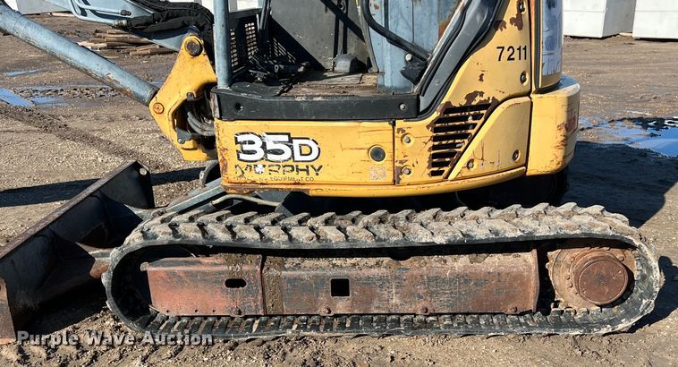 image for item DS3063 2005 John Deere 35D mini excavator