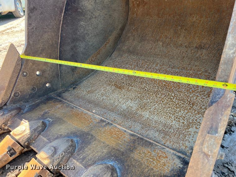 image for item DS3066 2020 Komatsu PC238USLC-11 excavator