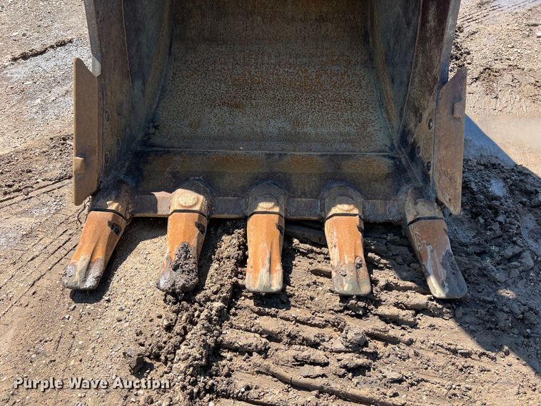 image for item DS3066 2020 Komatsu PC238USLC-11 excavator