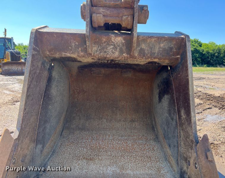 image for item DS3066 2020 Komatsu PC238USLC-11 excavator