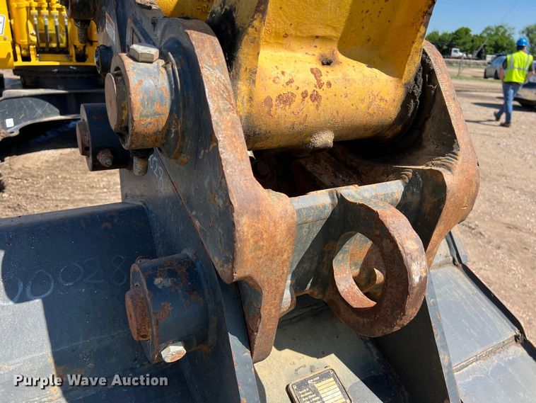 image for item DS3066 2020 Komatsu PC238USLC-11 excavator