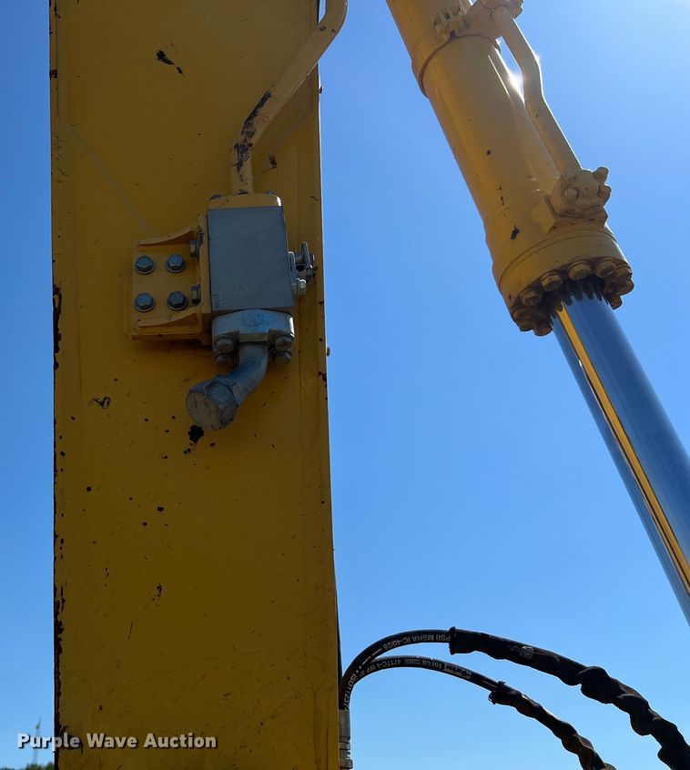 image for item DS3066 2020 Komatsu PC238USLC-11 excavator