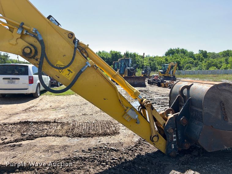 image for item DS3066 2020 Komatsu PC238USLC-11 excavator