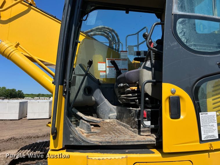 image for item DS3066 2020 Komatsu PC238USLC-11 excavator