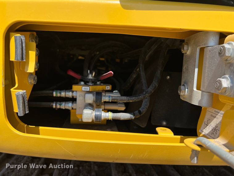 image for item DS3066 2020 Komatsu PC238USLC-11 excavator