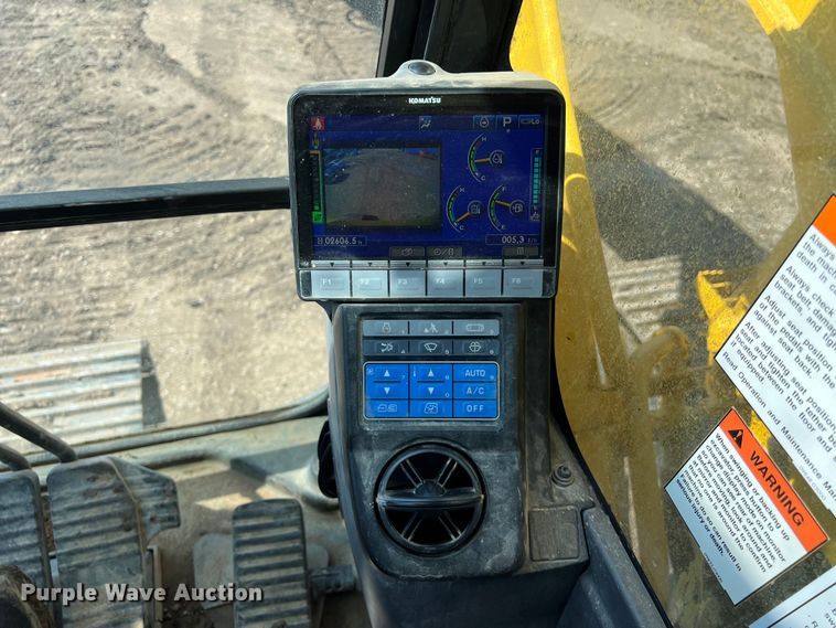 image for item DS3066 2020 Komatsu PC238USLC-11 excavator