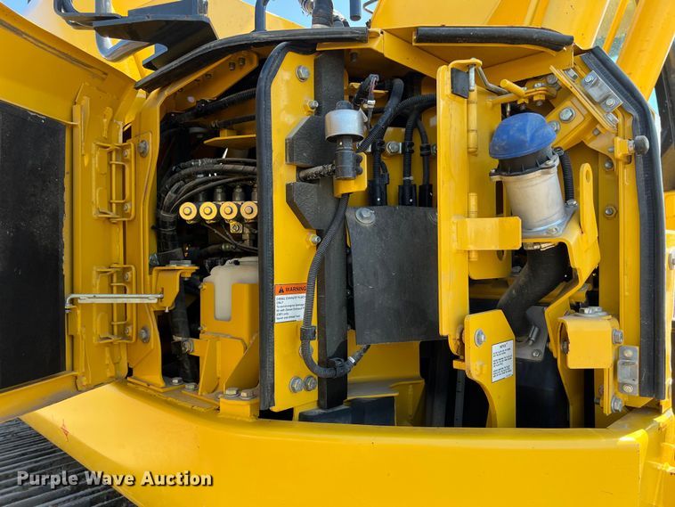 image for item DS3066 2020 Komatsu PC238USLC-11 excavator