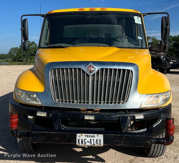 image for item DS3067 2013 International  DuraStar 4300  water truck