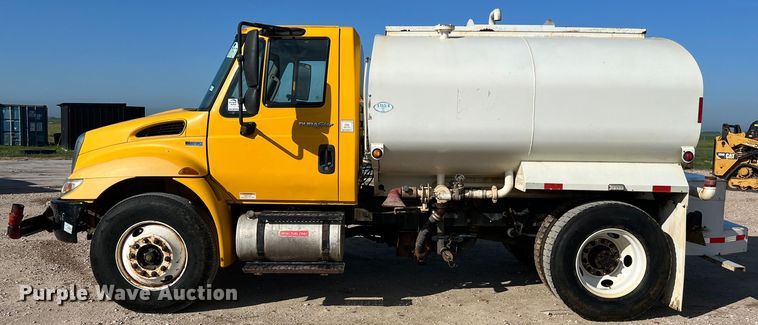 image for item DS3067 2013 International  DuraStar 4300  water truck
