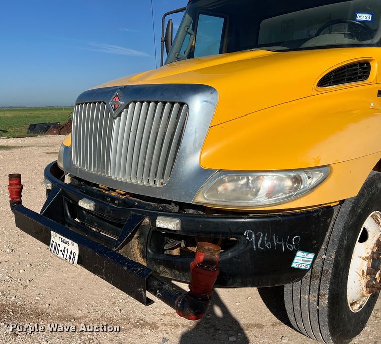 image for item DS3067 2013 International  DuraStar 4300  water truck