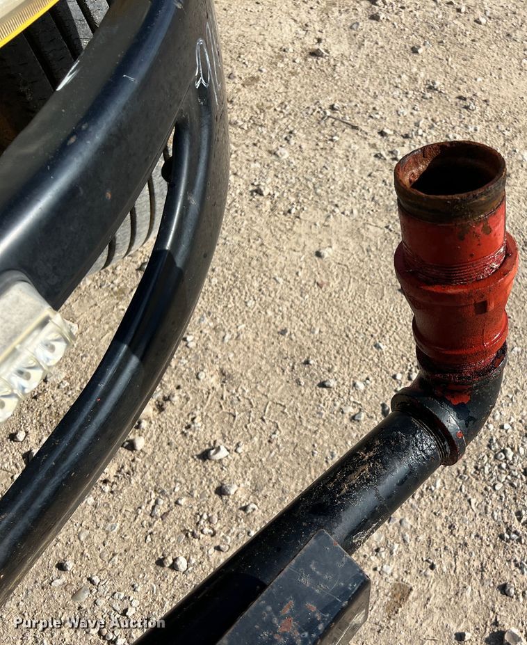 image for item DS3067 2013 International  DuraStar 4300  water truck