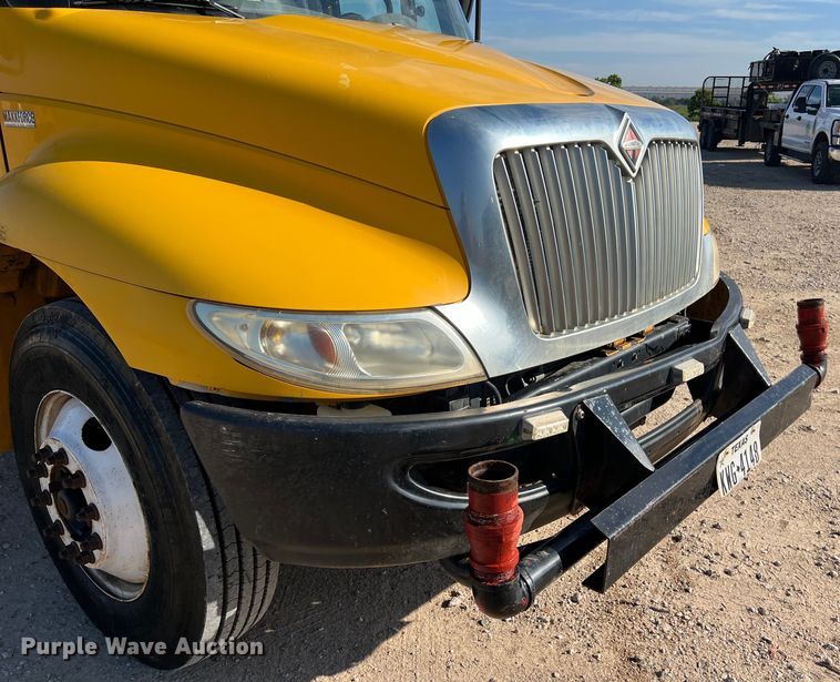 image for item DS3067 2013 International  DuraStar 4300  water truck