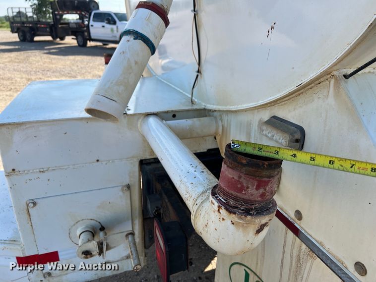 image for item DS3067 2013 International  DuraStar 4300  water truck