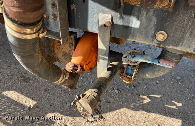 image for item DS3067 2013 International  DuraStar 4300  water truck