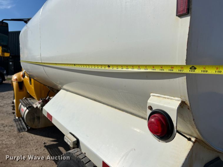 image for item DS3067 2013 International  DuraStar 4300  water truck