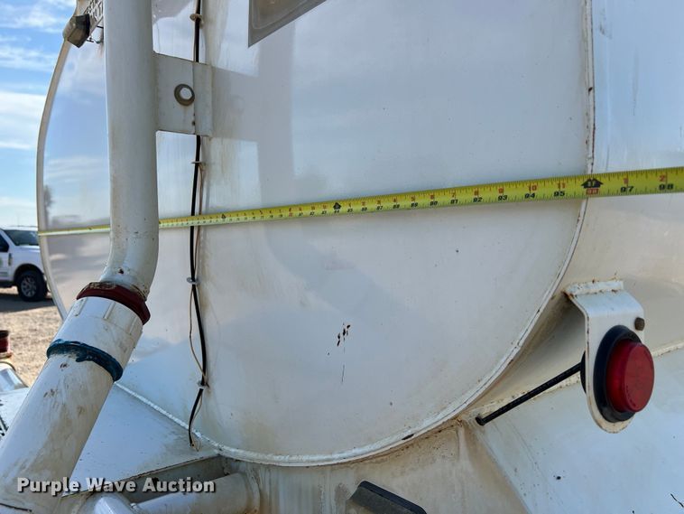 image for item DS3067 2013 International  DuraStar 4300  water truck