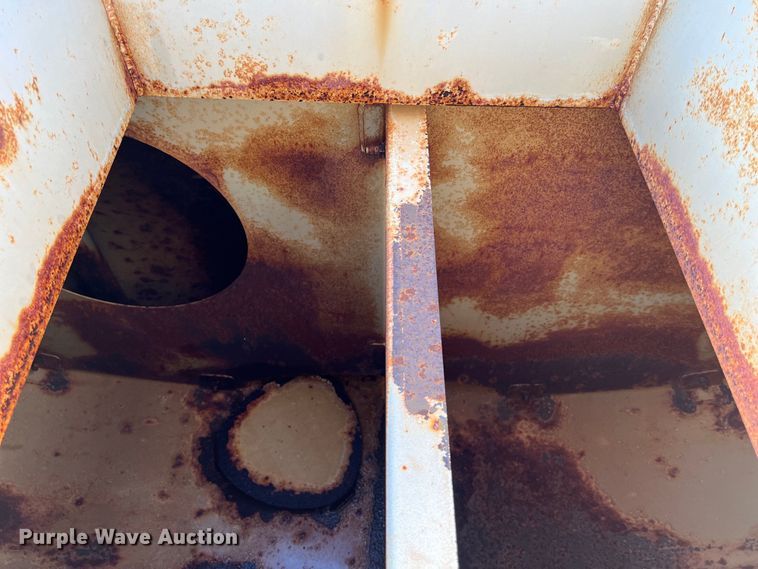 image for item DS3067 2013 International  DuraStar 4300  water truck