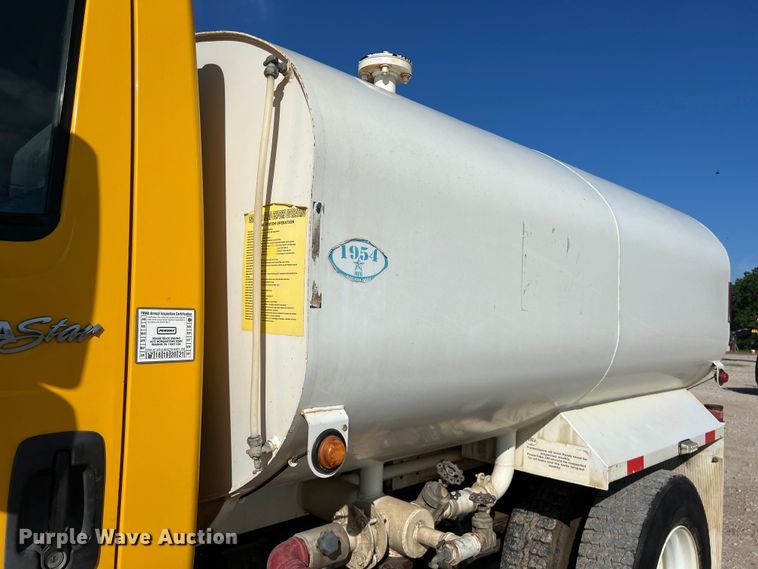 image for item DS3067 2013 International  DuraStar 4300  water truck