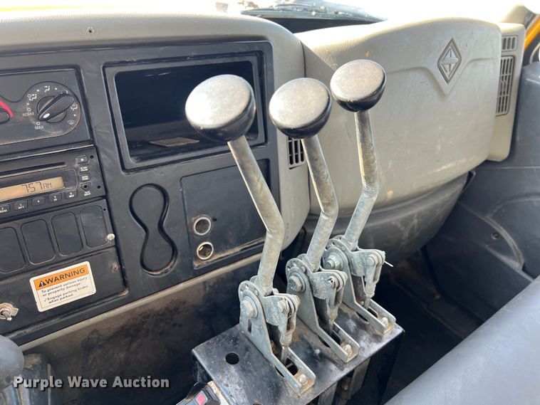 image for item DS3067 2013 International  DuraStar 4300  water truck