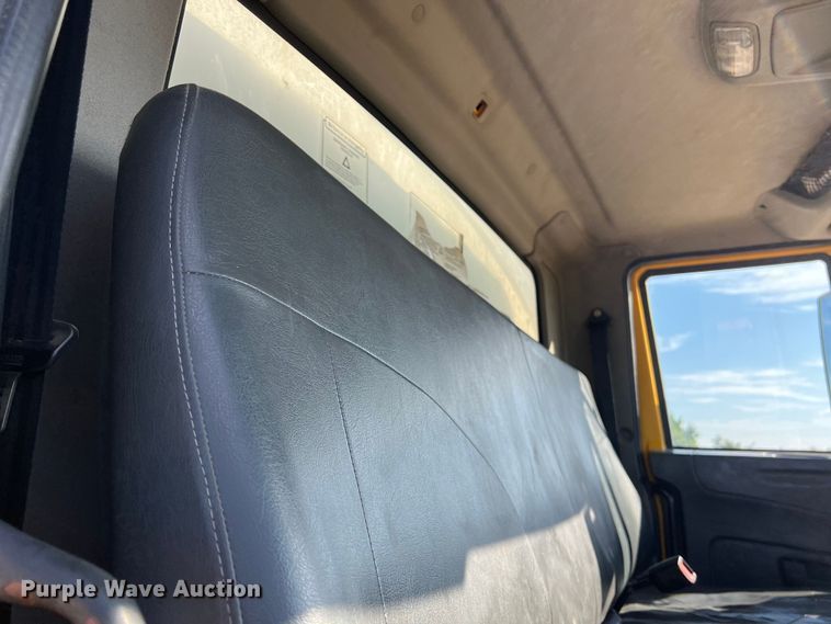 image for item DS3067 2013 International  DuraStar 4300  water truck