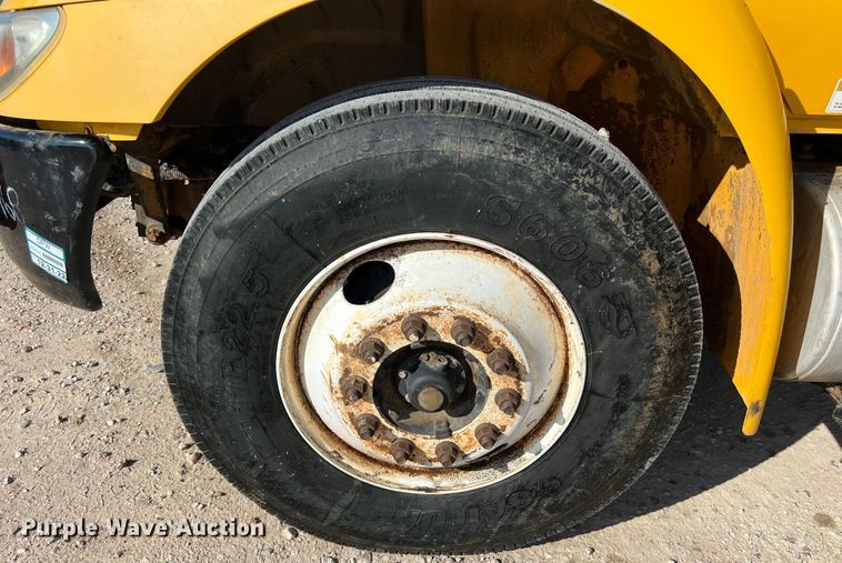 image for item DS3067 2013 International  DuraStar 4300  water truck