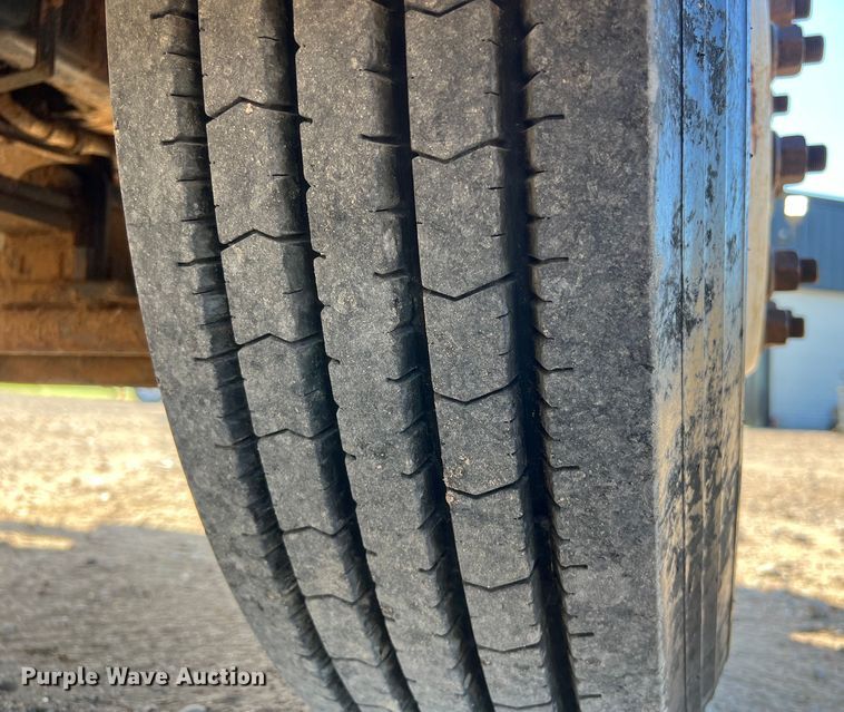 image for item DS3067 2013 International  DuraStar 4300  water truck