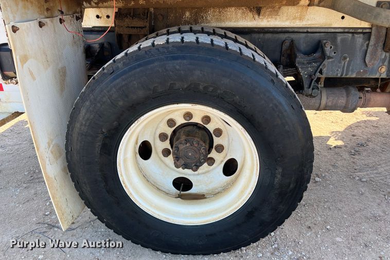 image for item DS3067 2013 International  DuraStar 4300  water truck