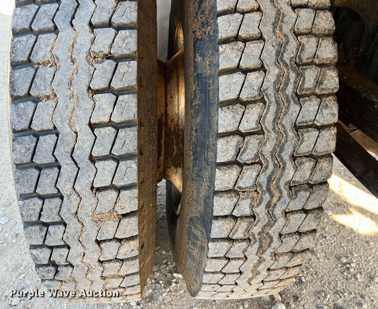 image for item DS3067 2013 International  DuraStar 4300  water truck