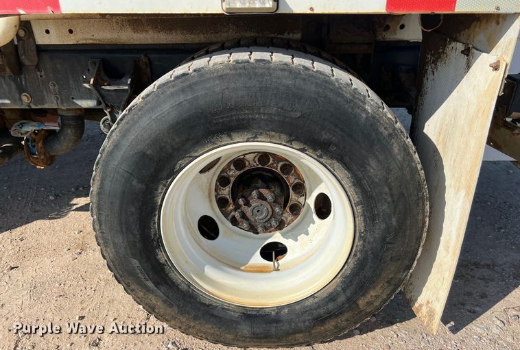 image for item DS3067 2013 International  DuraStar 4300  water truck