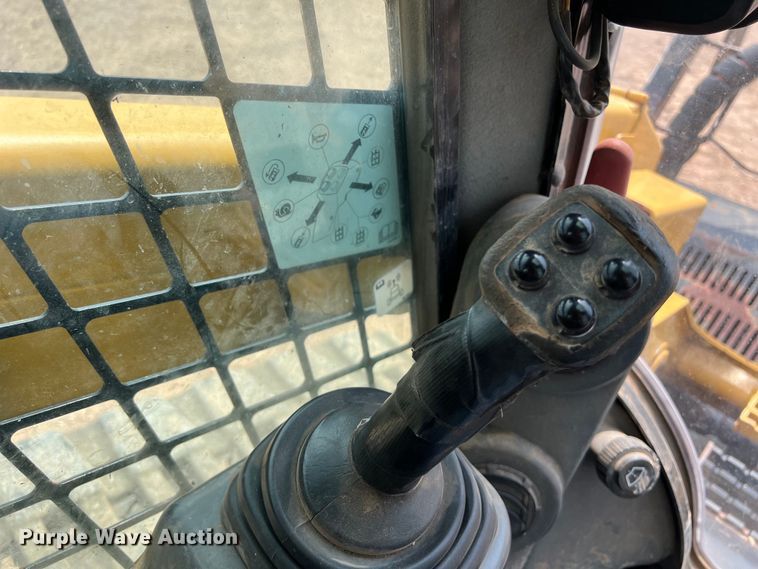 image for item DS3087 2017 Caterpillar 299D2 HXP tracked skid steer loader