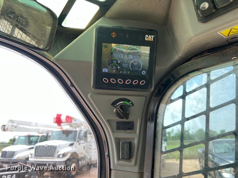 image for item DS3087 2017 Caterpillar 299D2 HXP tracked skid steer loader