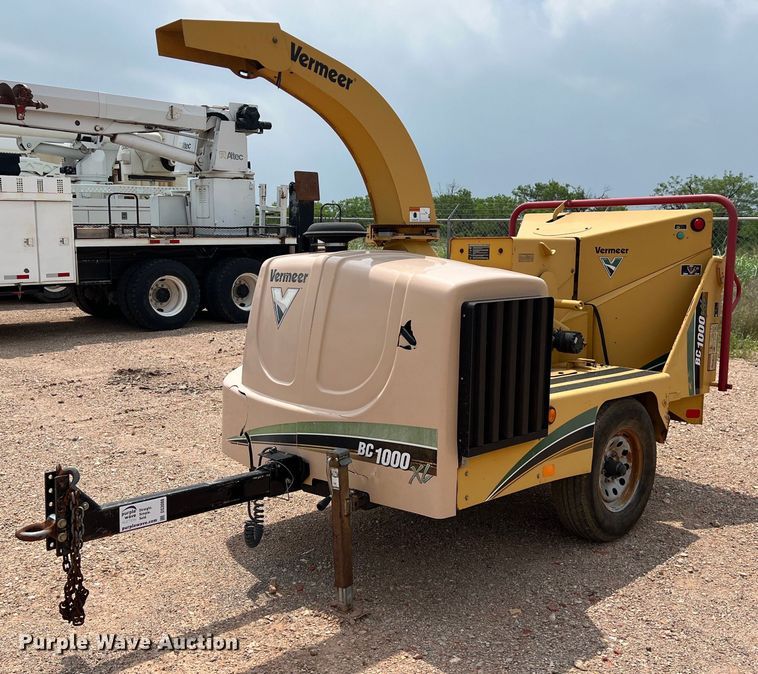 image for item DS3088 2009 Vermeer BC1000XL wood chipper