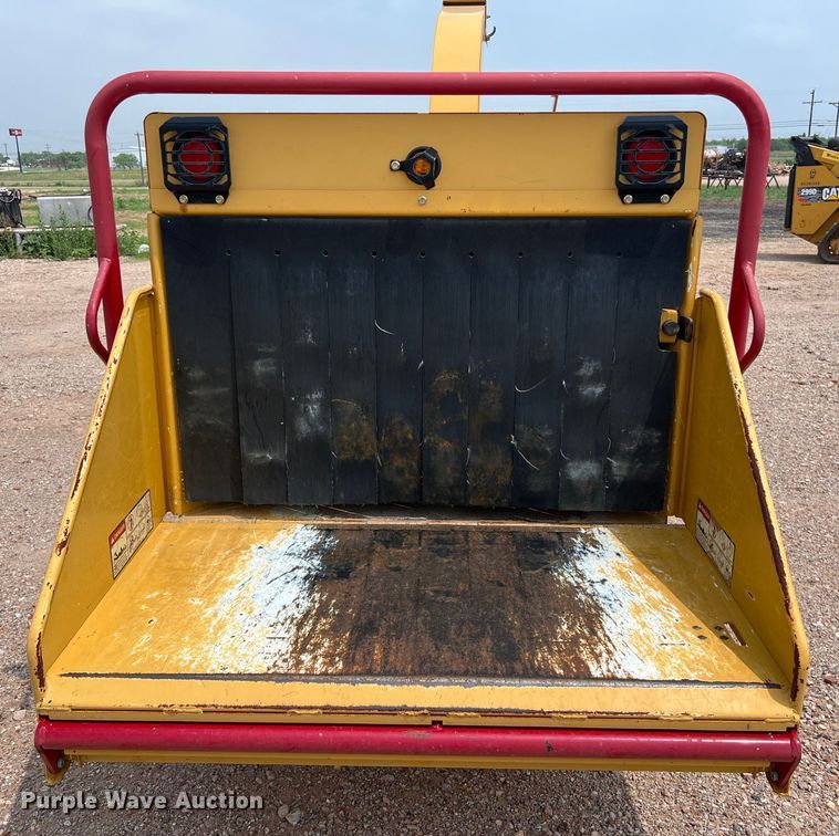 image for item DS3088 2009 Vermeer BC1000XL wood chipper