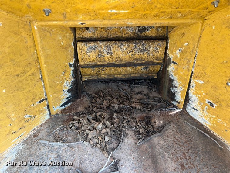 image for item DS3088 2009 Vermeer BC1000XL wood chipper