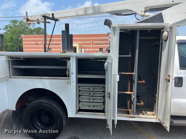 image for item DS3108 2011 Ford F550 Super Duty XL bucket truck