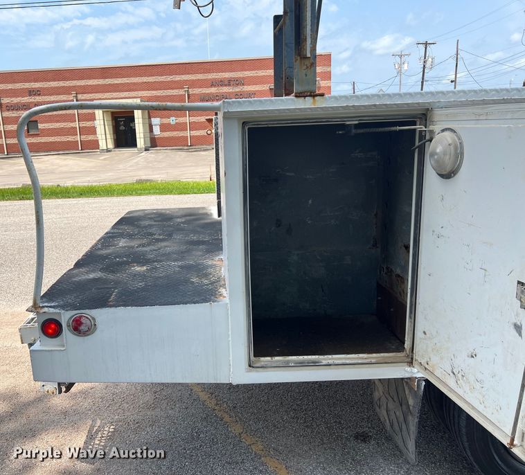 image for item DS3108 2011 Ford F550 Super Duty XL bucket truck