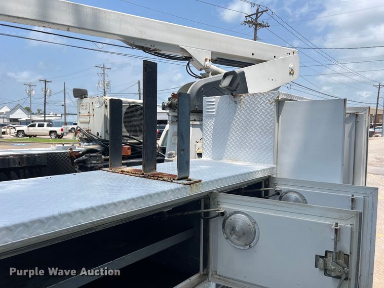 image for item DS3108 2011 Ford F550 Super Duty XL bucket truck