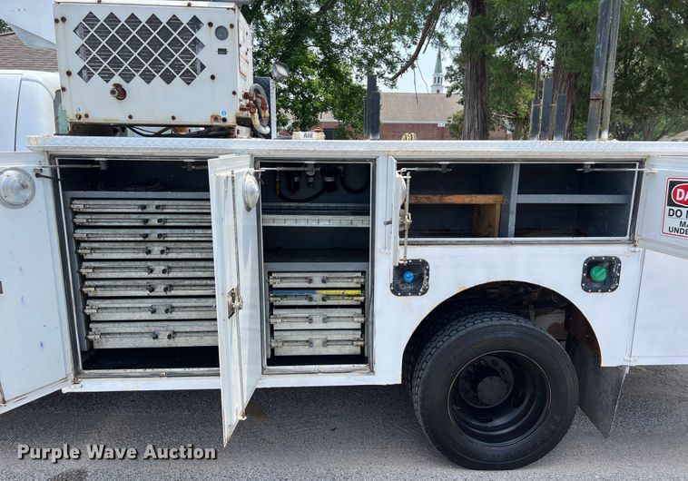 image for item DS3108 2011 Ford F550 Super Duty XL bucket truck
