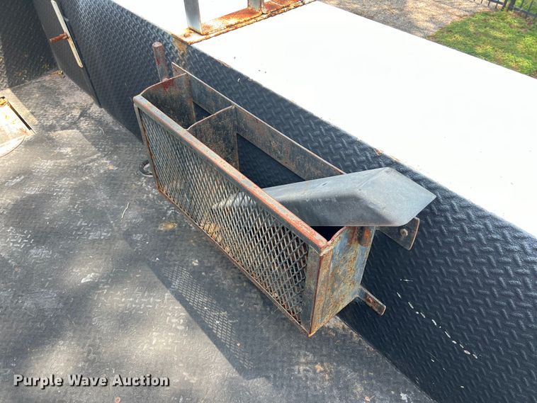 image for item DS3108 2011 Ford F550 Super Duty XL bucket truck