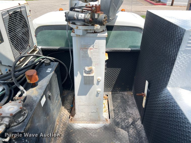 image for item DS3108 2011 Ford F550 Super Duty XL bucket truck