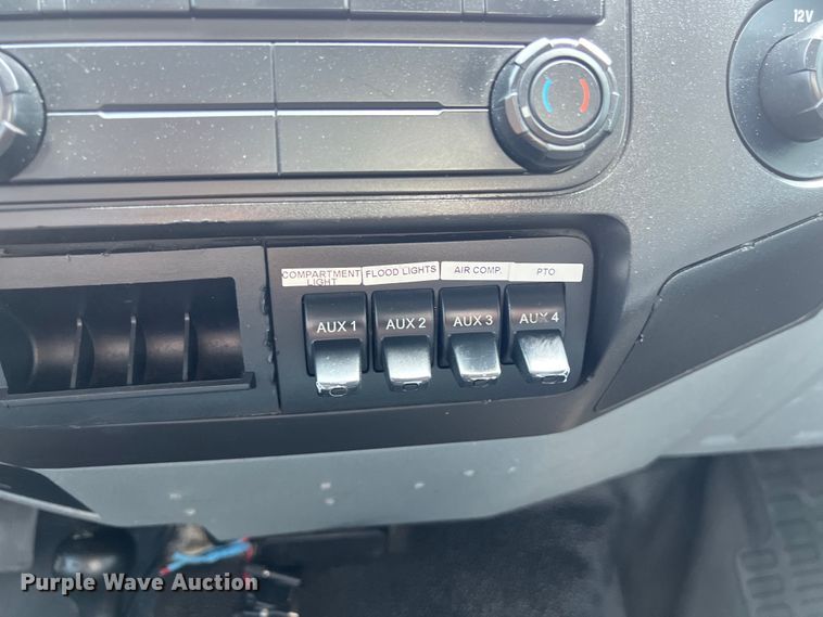 image for item DS3108 2011 Ford F550 Super Duty XL bucket truck