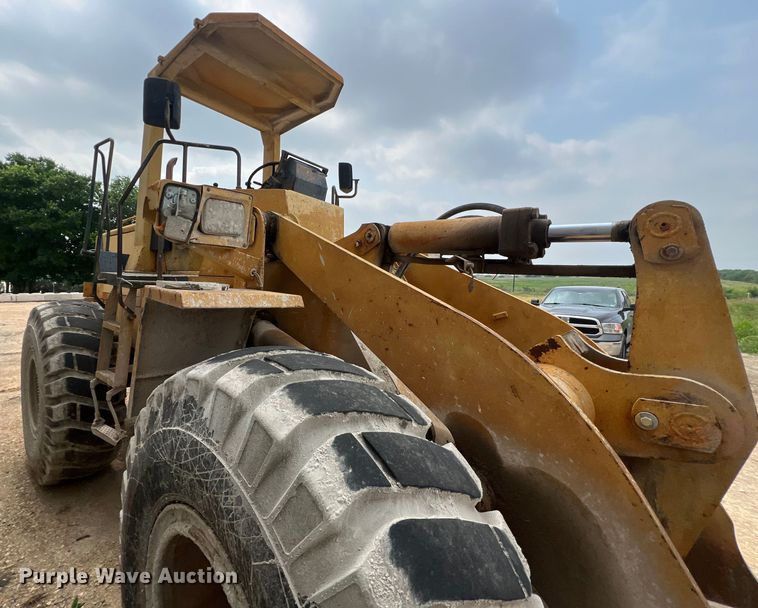 image for item DS3111 1994 Komatsu WA250-1 wheel loader