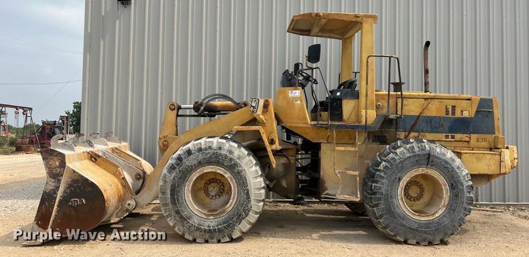 image for item DS3111 1994 Komatsu WA250-1 wheel loader