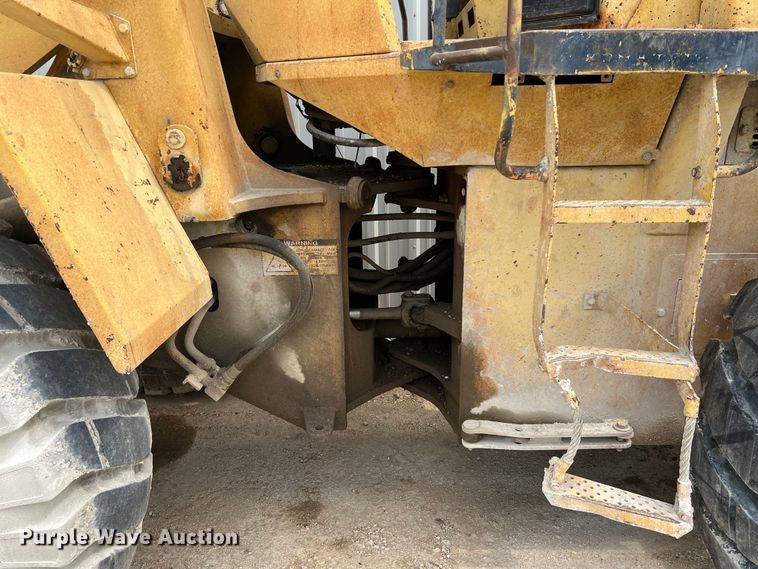 image for item DS3111 1994 Komatsu WA250-1 wheel loader