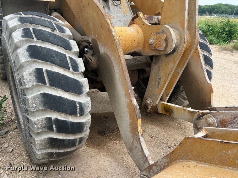image for item DS3111 1994 Komatsu WA250-1 wheel loader