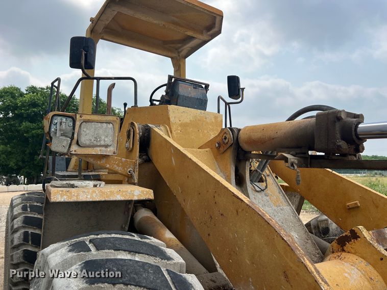 image for item DS3111 1994 Komatsu WA250-1 wheel loader